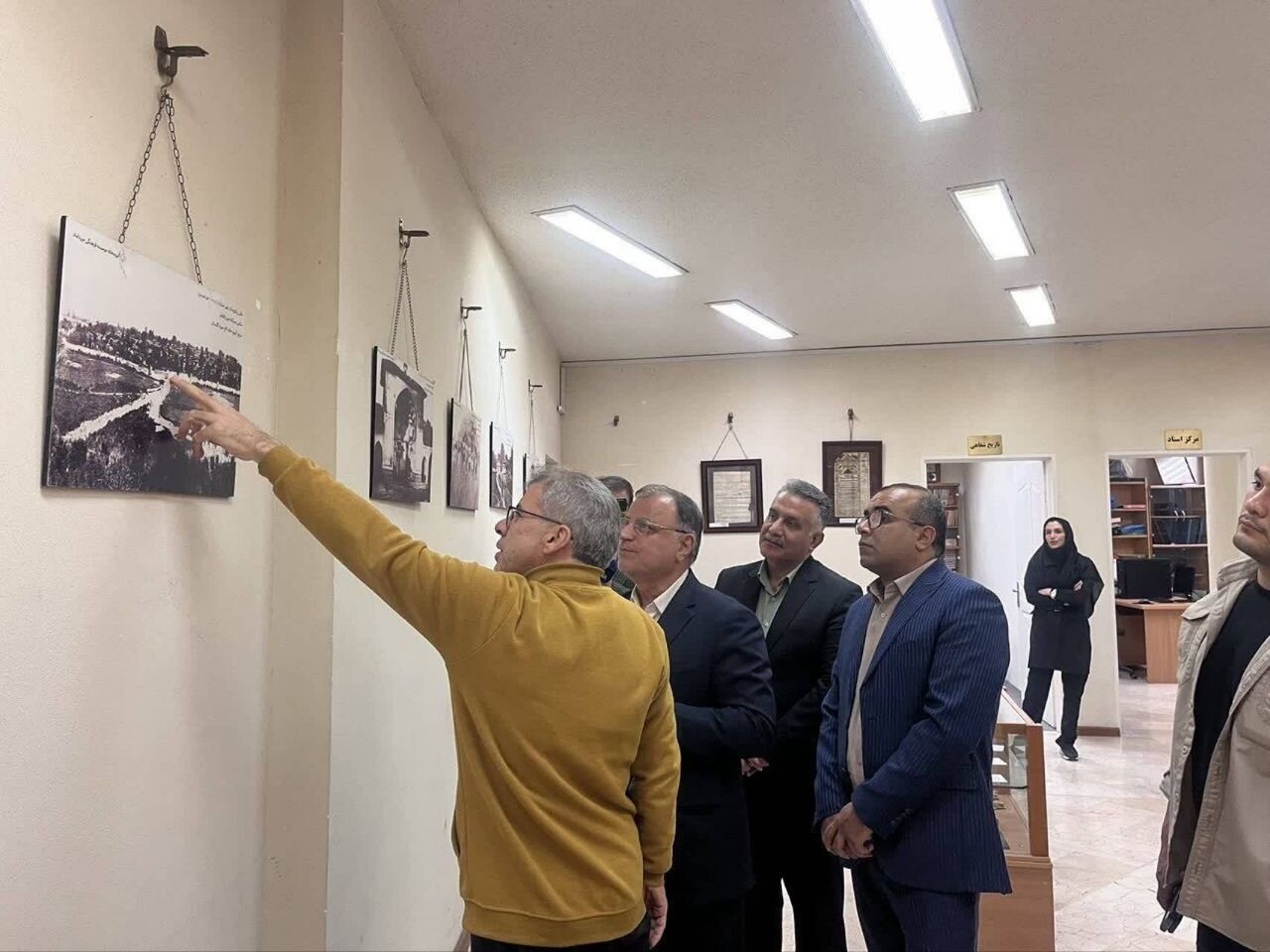 بازدید سرزده استاندار گلستان از بزرگترین کتابخانه شمال ایران