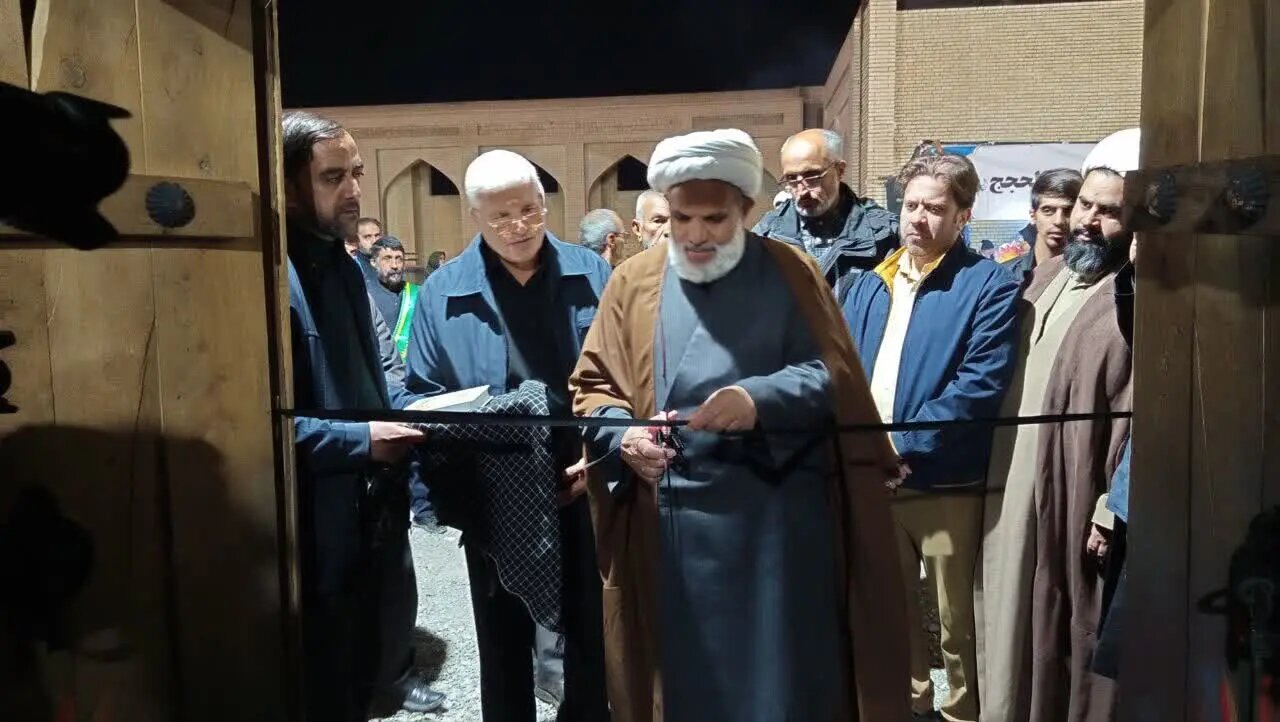 افتتاح نمایشگاه «فاطمه(س) راه نجات» در بیرجند با حضور معاون استاندار+عکس