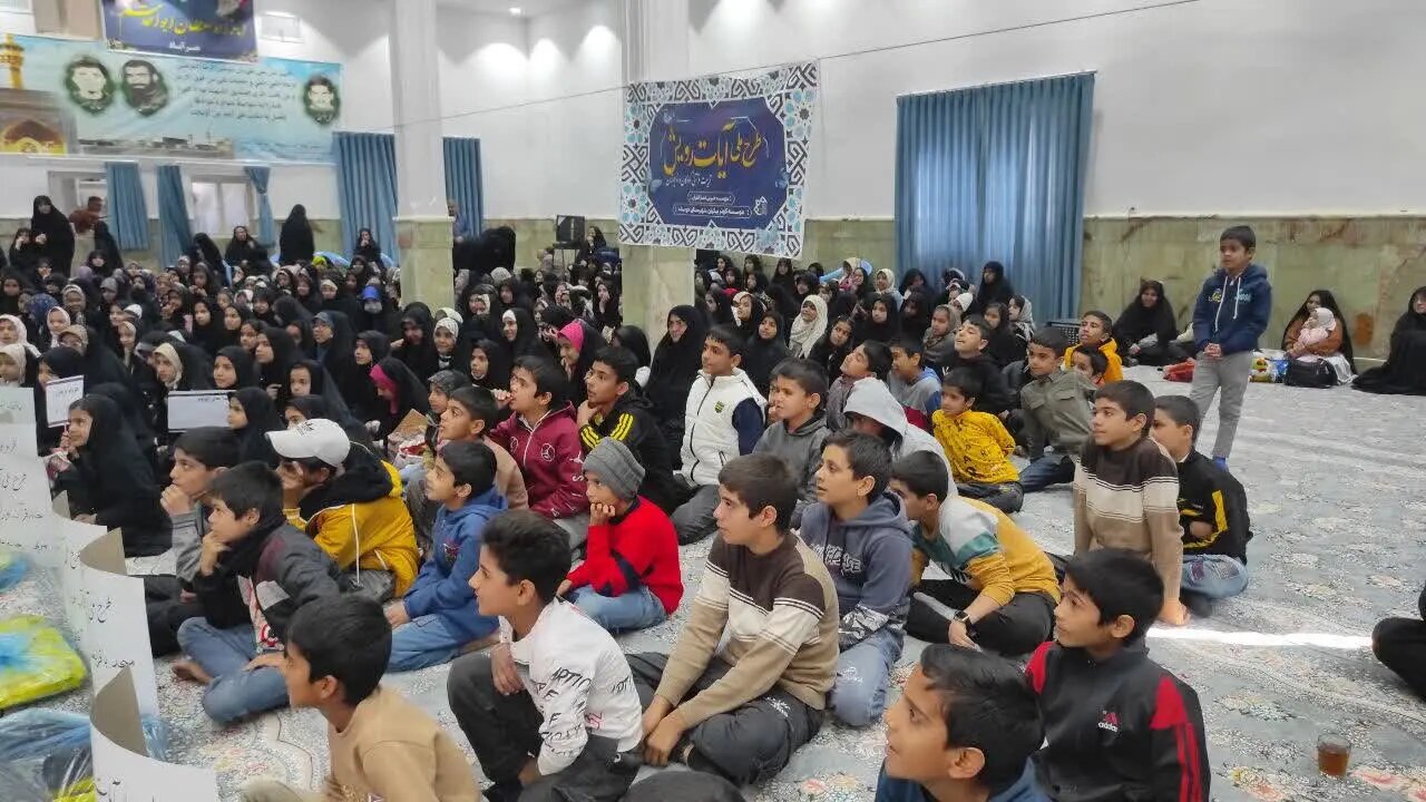 افتتاح نمایشگاه «فاطمه(س) راه نجات» در بیرجند با حضور معاون استاندار+عکس