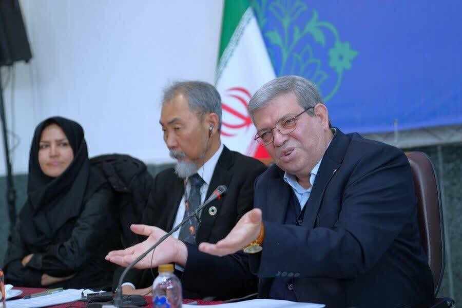 بررسی راهبردهای آینده‌محور برای طراحی محیط‌های مناسب سالمندان در کشور