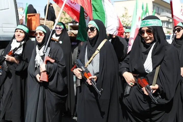 حضور بانوان بسیجی وزارت کشور در رزمایش بزرگ دختران جان‌فدای ایران