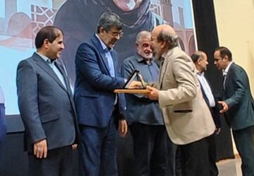 جشنواره دو ساله برترین سازمان‌های مردم‌نهاد یزد؛ مراسم اختتامیه با حضور معاون کریمی‌کیا و استاندار